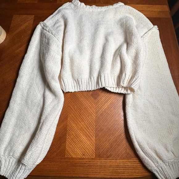 Aubrey Cable Knit Cropped Sweater
SZ XL - Picture 2 of 6